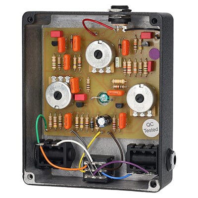 EMANATING FIST ELECTRONICS DP-01 - 75 | Deluxe Guitars